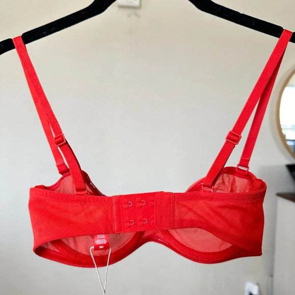 SKIMS ULTRA FINE MESH STRAPLESS BRA IN POPPY 30C - Picture 5 of 7